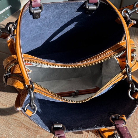 Coach 1941 Rogue 30 in the coveted Butterscotch - Picture 6 of 11